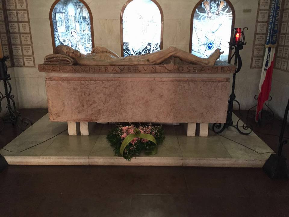 Giorno della Memoria Padova Olocausto LGBTI Corona triangolare rosa giorno della memoria 27 gennaio padova